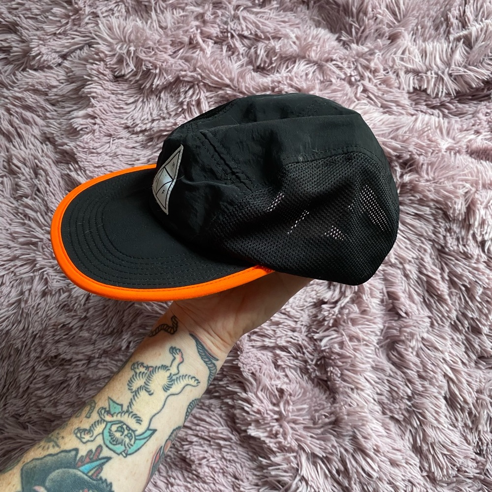 HUF 5 panel black hat with orange detailing - Picture 2 of 10